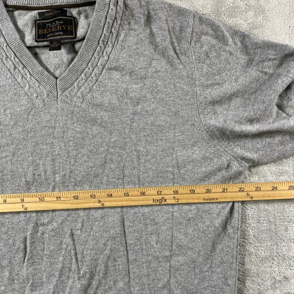 Jos A Bank Reserve Sweater Mens XL Gray V Neck Italian Yarn Italy Holiday Preppy - Picture 4 of 11